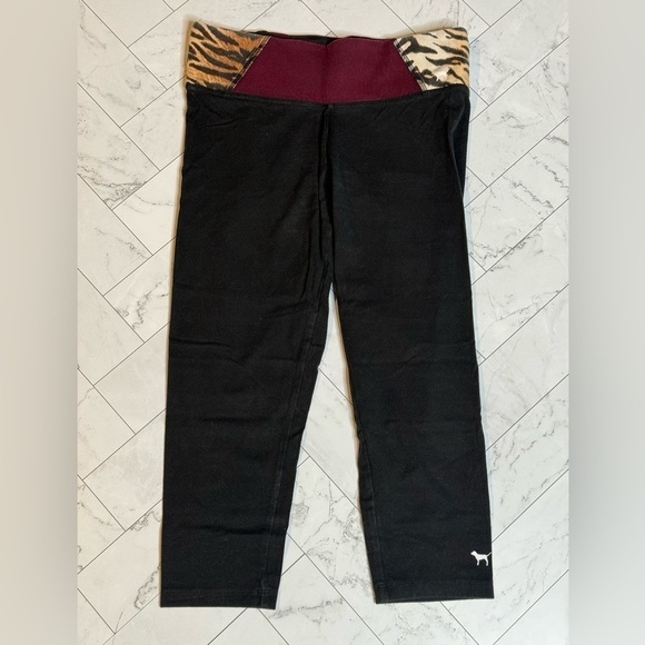 Victoria's Secret Pink Yoga 3/4 Length Pants - Size XS - Picture 1 of 4